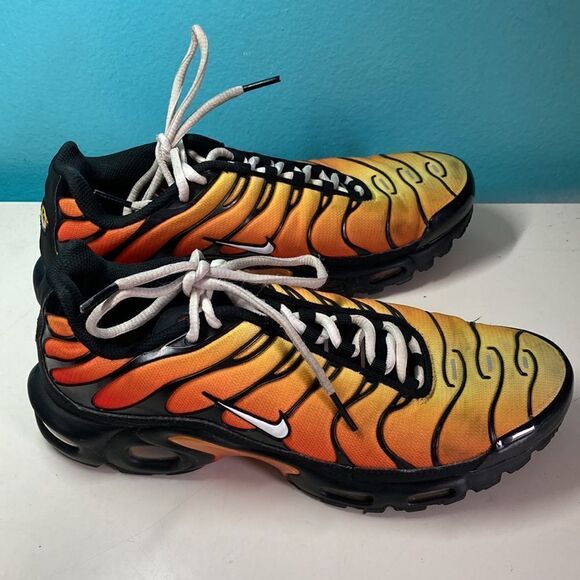 Nike Air Max Plus “Tiger” Orange Sneakers 852630-040 US Mens Size 8 / 41 EU